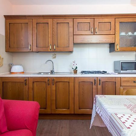 Appartamenti In Villa Con Ampio Giardino Esterno Позада Екстер'єр фото