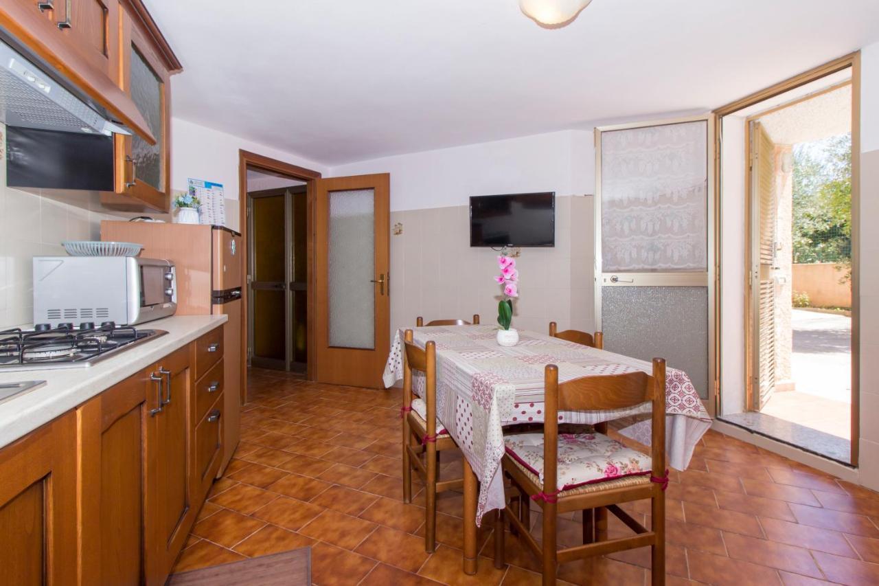 Appartamenti In Villa Con Ampio Giardino Esterno Позада Екстер'єр фото