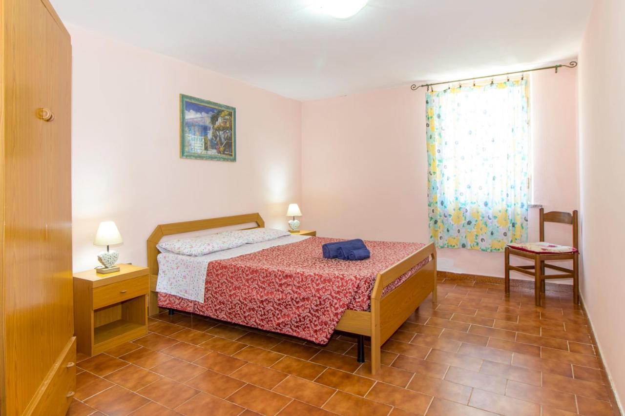 Appartamenti In Villa Con Ampio Giardino Esterno Позада Екстер'єр фото