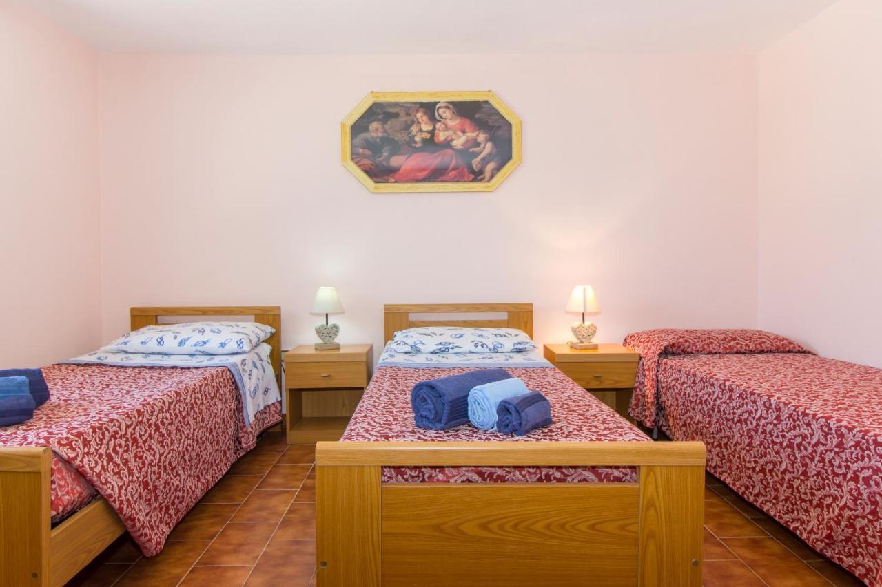 Appartamenti In Villa Con Ampio Giardino Esterno Позада Екстер'єр фото