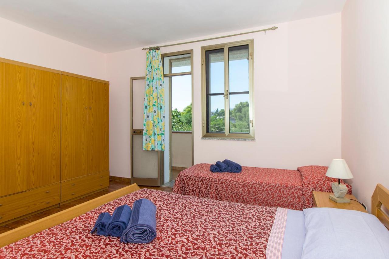 Appartamenti In Villa Con Ampio Giardino Esterno Позада Екстер'єр фото