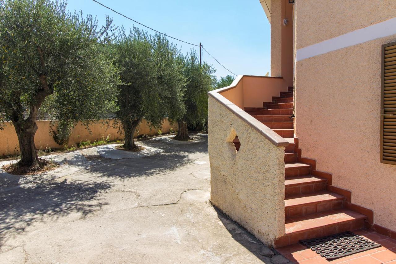 Appartamenti In Villa Con Ampio Giardino Esterno Позада Екстер'єр фото